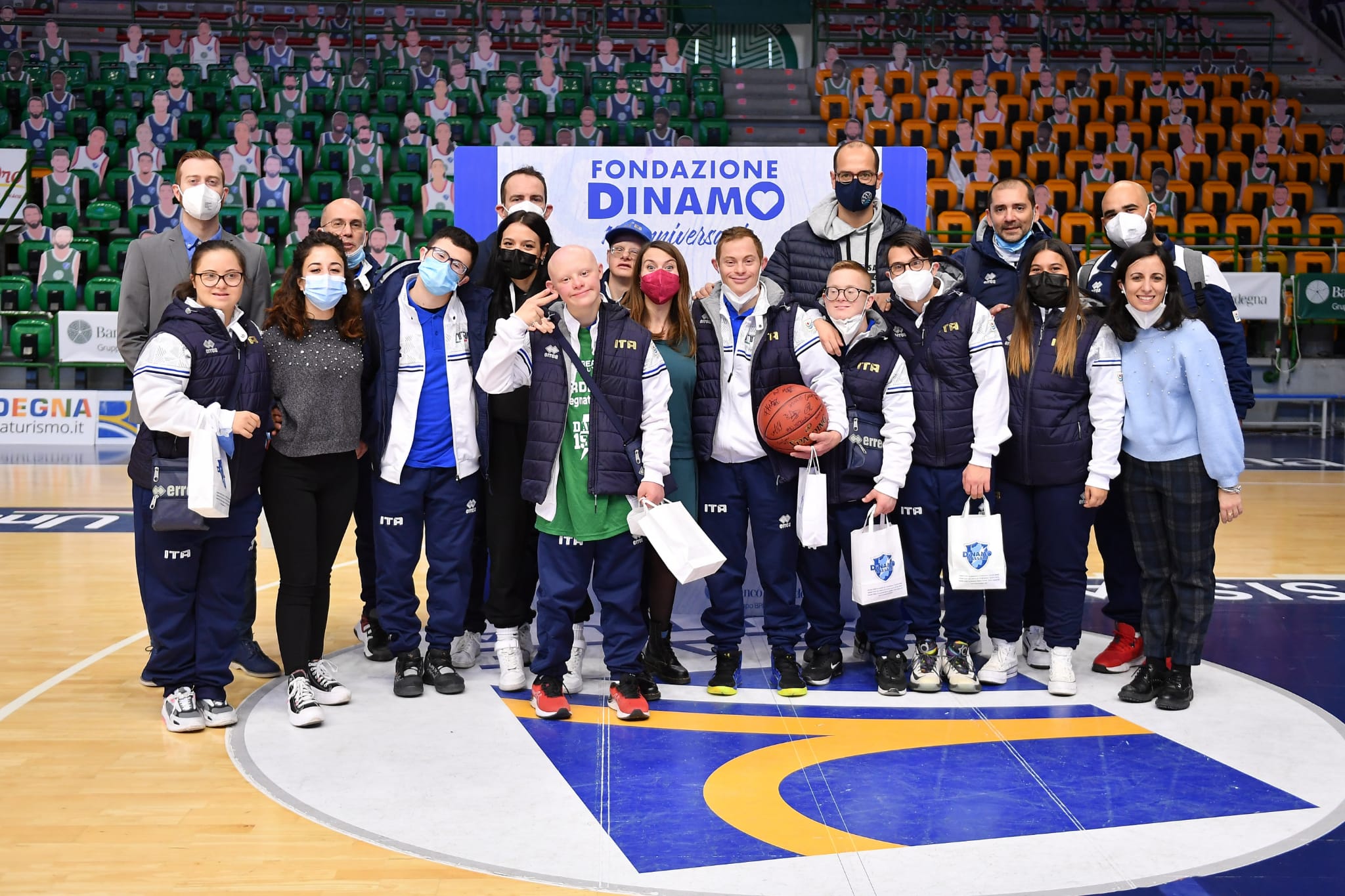 La Nazionale di pallacanestro al decennale della Fondazione Dinamo